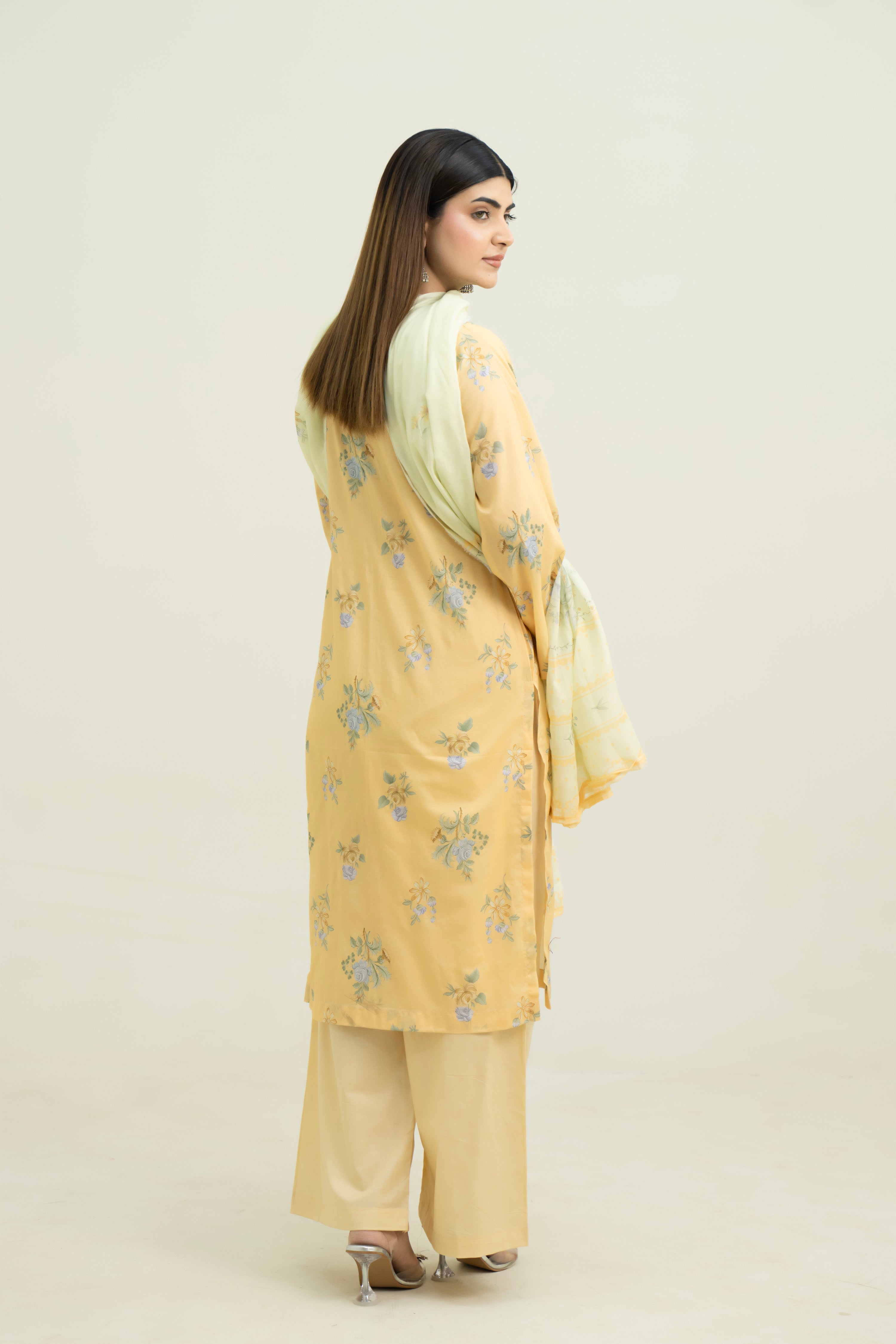 Momina-09