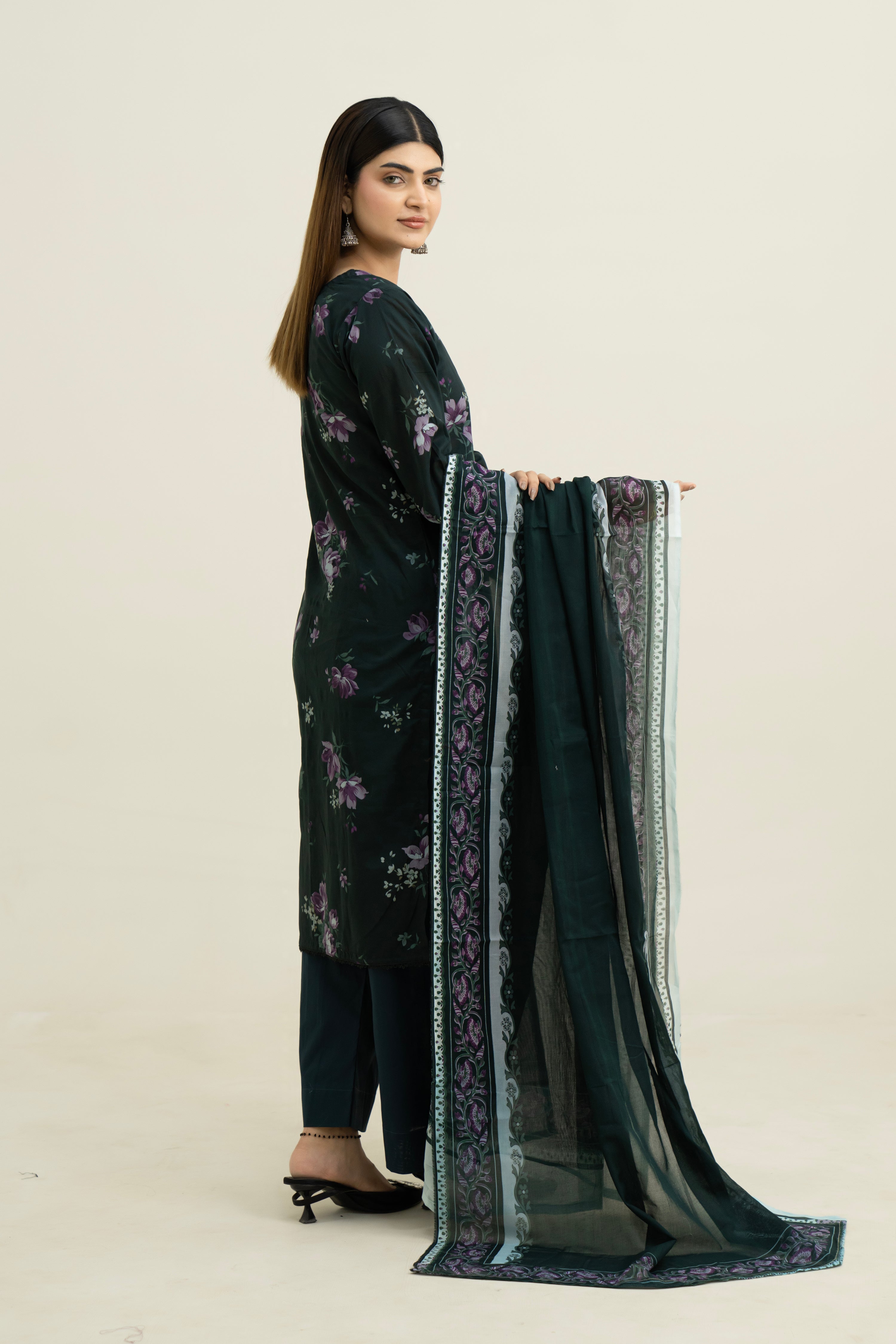 Momina-03