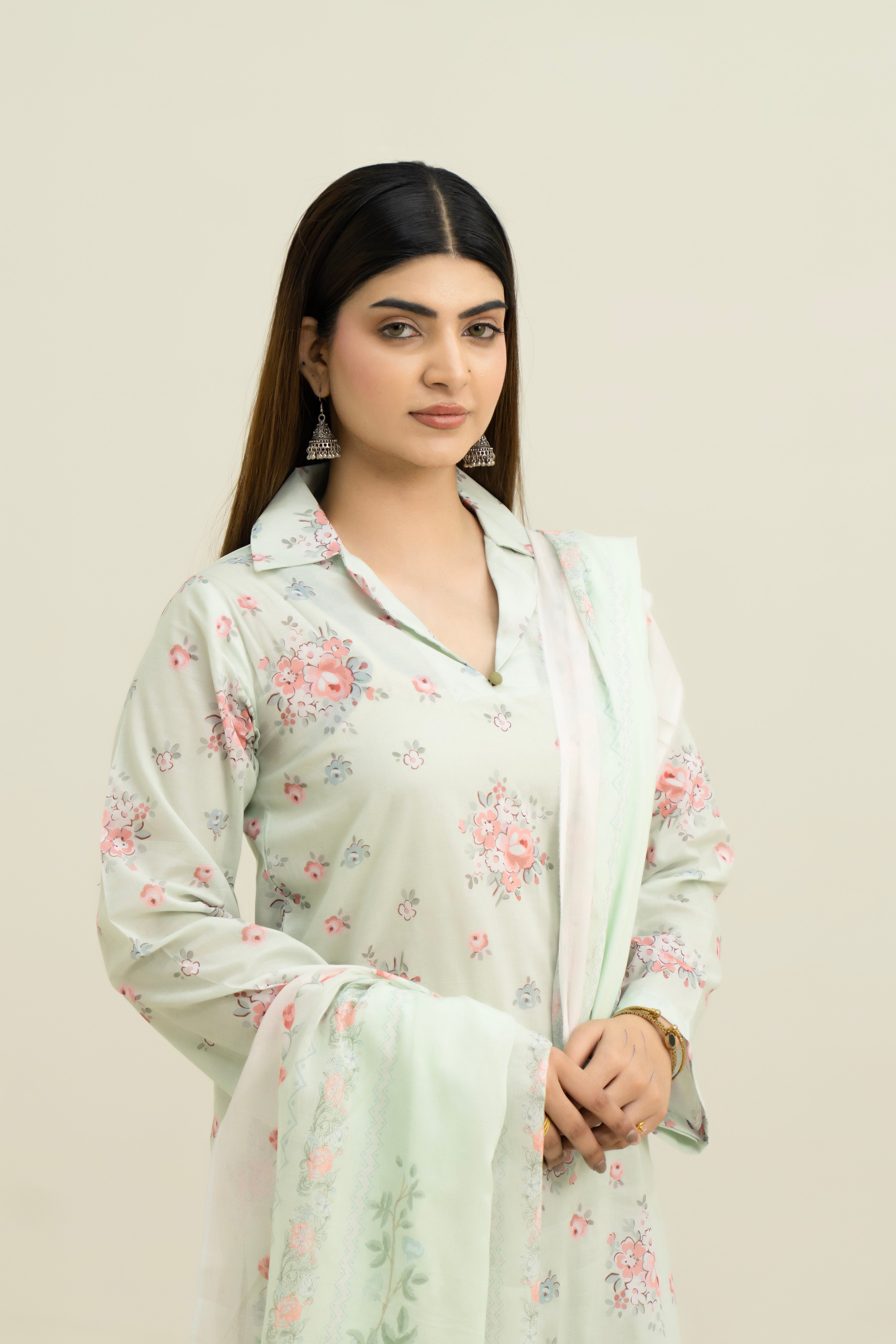 Momina-08