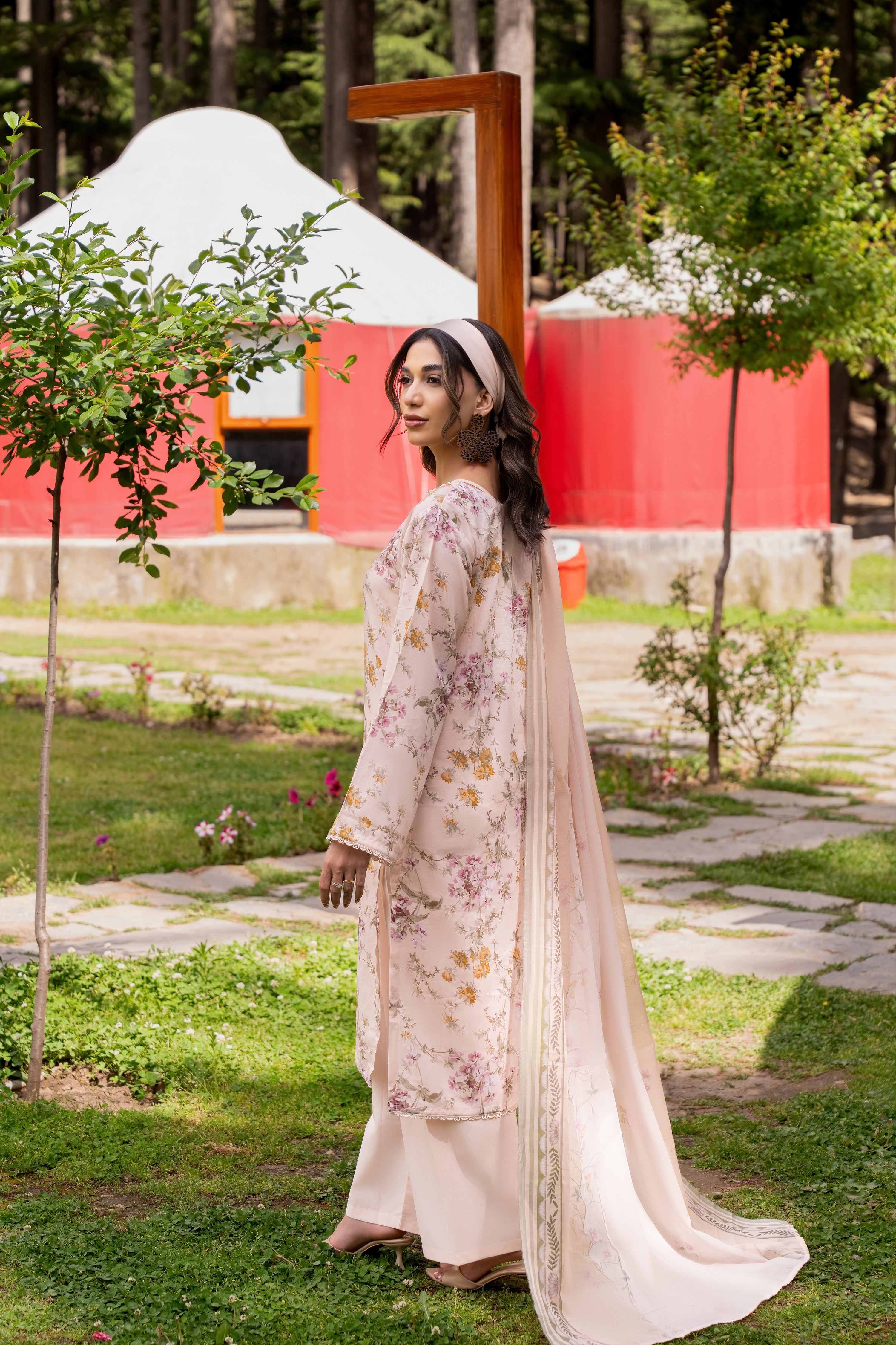 Naaze Gul-10